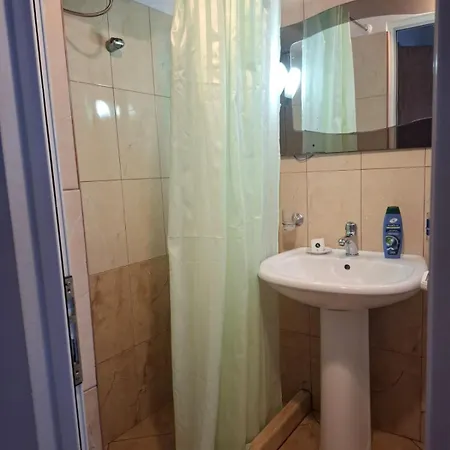 Mati'S Guesthouse Penzion Borsh
