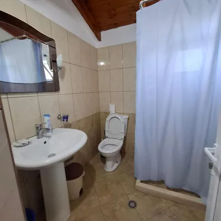 Mati'S Guesthouse Borsh