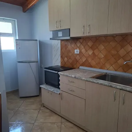 Mati'S Guesthouse Penzion Borsh