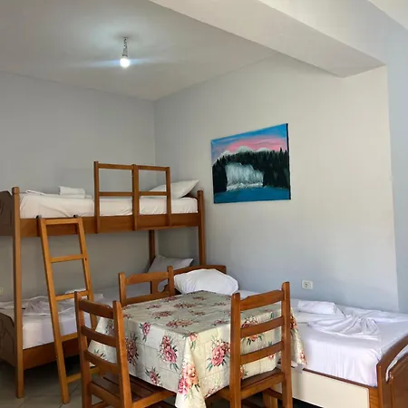 Mati'S Guesthouse Borsh
